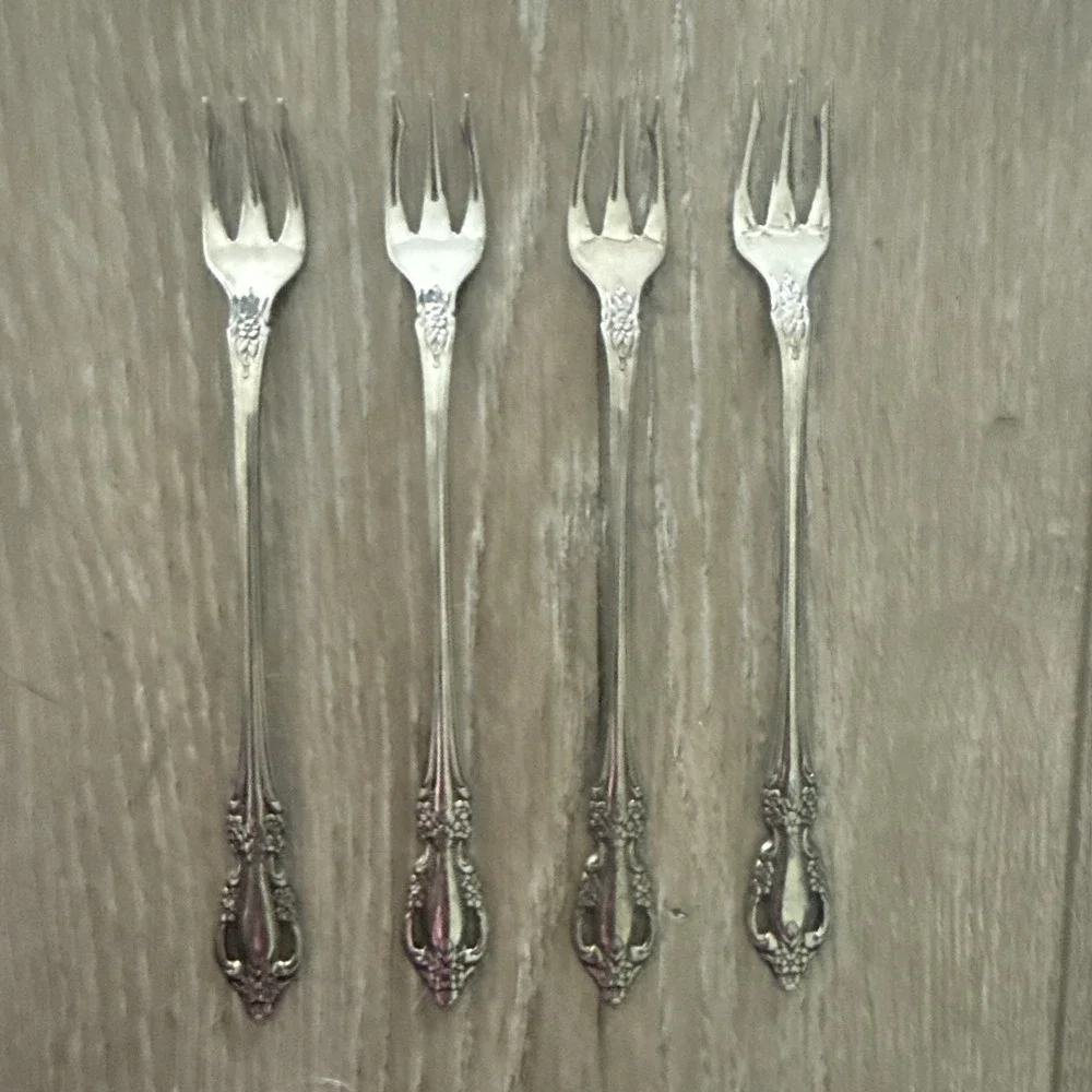 4 Oneida Raphael‎ Community Stainless Steel 6 1/8